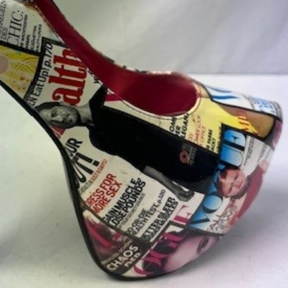 Lilianna Vogue 6" Stilettos magazine print all over Size 9 Retro Vintage shoes! - Picture 3 of 9